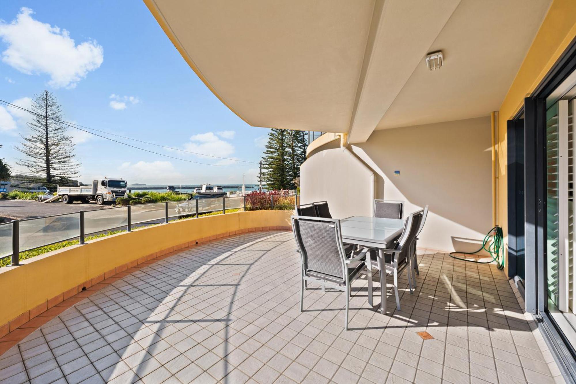 The Cove Yamba Aparthotel Exterior photo